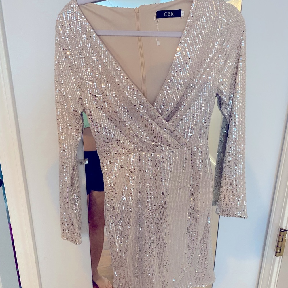 Rose gold sparkle dress tag still on